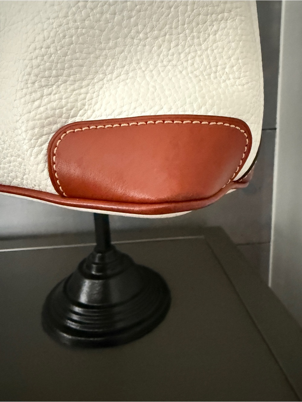 Dooney & Bourke Pebble Grain Hobo - Picture 4 of 16